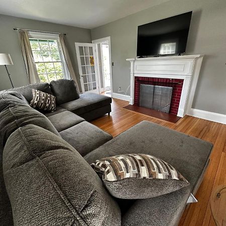 Cute Cape Cod Style Home Pittsfield Luaran gambar