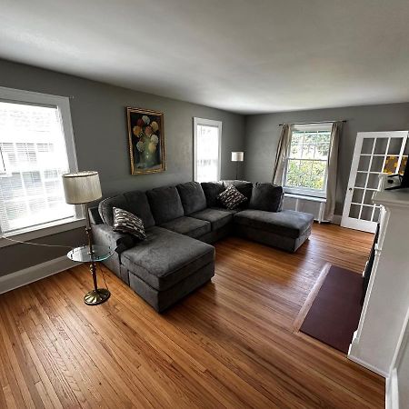 Cute Cape Cod Style Home Pittsfield Luaran gambar