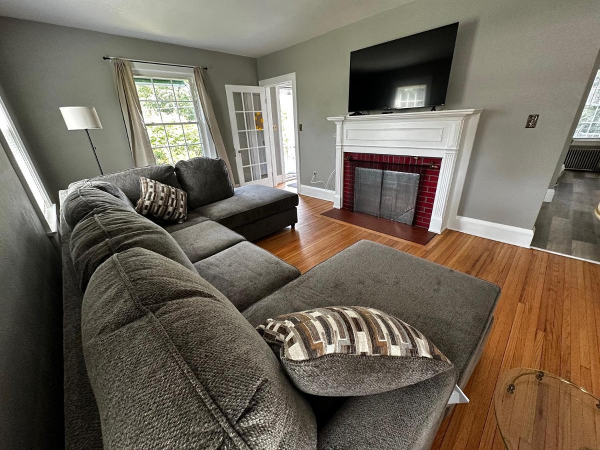 Cute Cape Cod Style Home Pittsfield Luaran gambar