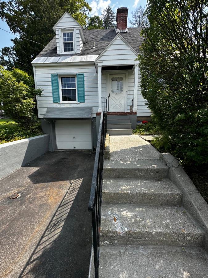 Cute Cape Cod Style Home Pittsfield Luaran gambar