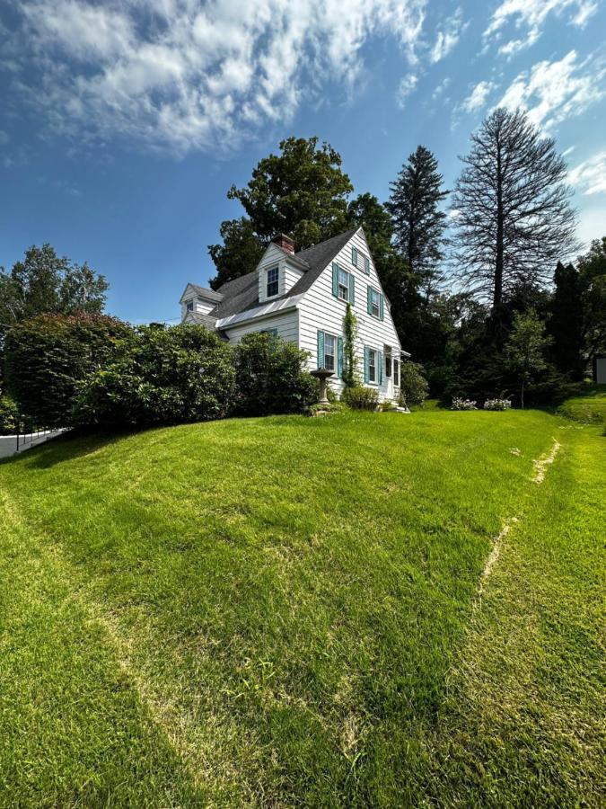 Cute Cape Cod Style Home Pittsfield Luaran gambar